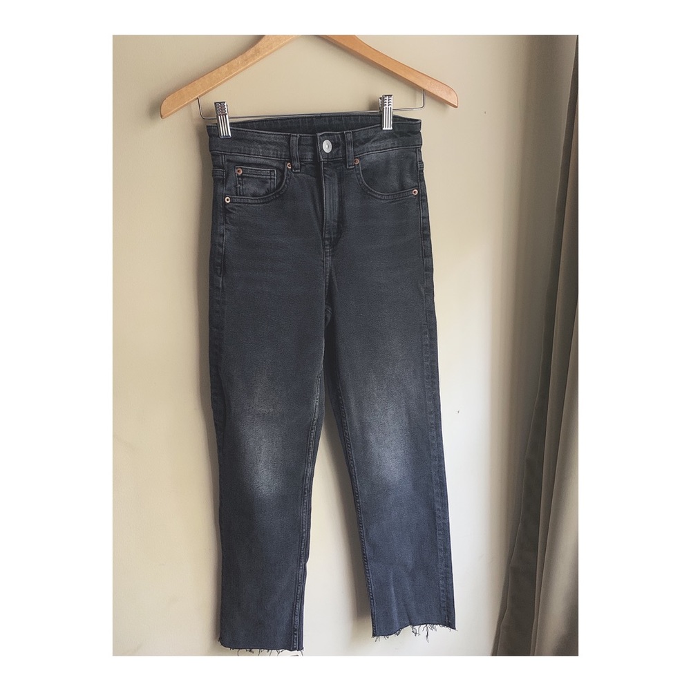 H&M Black Distressed High Ankle Jeans, Sz. 4